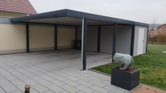 Doppel-Carport aus Stahl mit Geräteraum (Abstellkammer) hinten - BRANDL