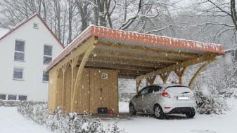Doppel-Carport aus Holz mit Bogenpfosten + Abstellkammer - BRANDL