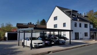 Carport als 3er-Reihenanlage aus Stahl - BRANDL