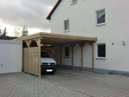 Doppel-Carport aus Holz mit Abstellkammer hinten - BRANDL