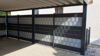 Einzel-Carport aus Stahl mit Geräteraum (Abstellkammer) hinten - BRANDL
