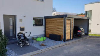Doppel-Carport aus Stahl mit Anbau-Geräteraum seitlich - BRANDL