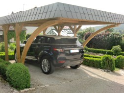 Einzel-Carport aus Holz mit Bogenpfosten - BRANDL