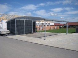 Doppel-Carport mit Geräteraum seitlich