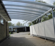Carport mit Bogendach