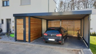 Doppel-Carport aus Stahl mit Anbau-Geräteraum seitlich - BRANDL