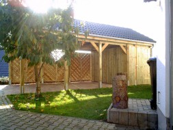Einzel-Carport aus Holz mit Giebeldach/Satteldach + Abstellkammer (Geräteraum/Schuppen) - BRANDL