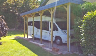 Einzel-Carport aus Holz für Wohnmobil (Wohnwagen) + Schindelblende in anthrazitgrau - BRANDL