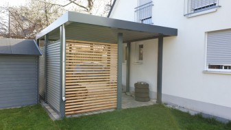 Einzel-Carport aus Stahl mit Wandelementen - BRANDL