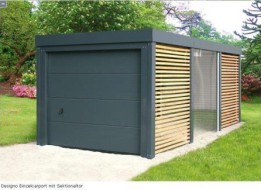 Carport DESIGNO mit Sektionaltor, Wandelemente offene Holzlattung und Acrylglas