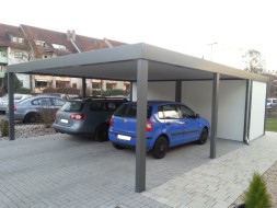 Carport aus Stahl mit Geräteraum (Abstellkammer) hinten integriert - BRANDL