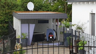 Einzel-Carport aus Holz mit Abstellkammer hinten - BRANDL