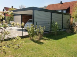 Doppel-Carport aus Stahl – mit Geräteraum (Abstellkammer) seitlich - BRANDL
