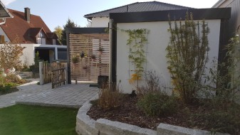 Doppel-Carport aus Stahl mit Geräteraum (Abstellkammer) hinten - BRANDL