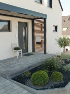 Doppel-Carport mit Hauseingangsüberdachung und Geräteraum hinten - BRANDL