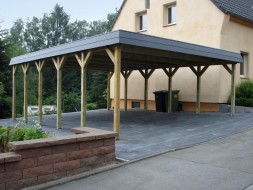 Doppel-Carport aus Holz für Wohnmobil (Wohnwagen/Transporter) + Schindelblende in anthrazitgrau - BRANDL