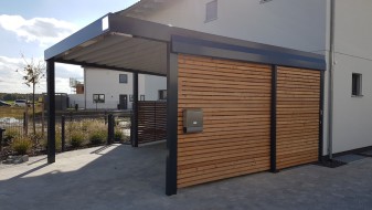 Carport aus Stahl mit Geräteraum (Abstellkammer) seitlich integriert - BRANDL