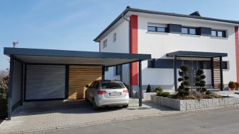 Doppel-Carport aus Stahl – mit Geräteraum (Abstellkammer) hinten integriert - BRANDL