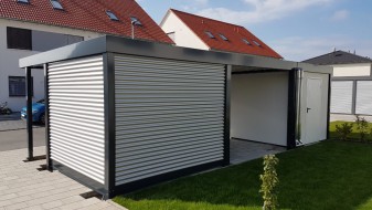 Doppel-Carport aus Stahl – mit Geräteraum (Abstellkammer) seitlich angebaut - BRANDL