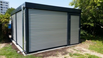Carport aus Stahl mit Wandelementen - BRANDL