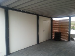 BETON-Einzelgarage mit Sektionaltor + STAHL-Einzel-Carport - BRANDL