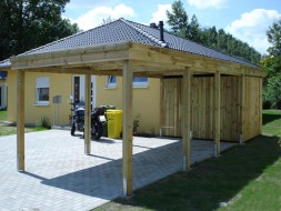 Einzel Carport aus Holz mit Flachdach + Abstellkammer (Geräteraum) + Holzblende - BRANDL