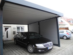 Einzel-Carport aus Stahl mit Wandelementen - BRANDL