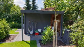 Geräteraum (Abstellkammer) aus Stahl mit Anbau-Carport - BRANDL