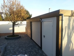 Doppel-Carport aus Stahl – mit Geräteraum (Abstellkammer) hinten integriert - BRANDL