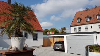 STAHL-Einzelgarage mit Sektionaltor + Anbau-Carport - BRANDL