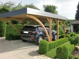 Einzel-Carport aus Holz mit Bogenpfosten - BRANDL