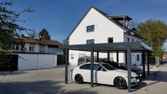 Carport als 3er-Reihenanlage aus Stahl - BRANDL