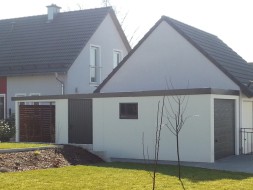 STAHL-Einzelgarage mit Sektionaltor + Anbau-Carport - BRANDL