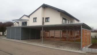 Carport-Reihenanlage mit Mehrzweckraum - BRANDL