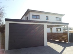 STAHL-Einzelgarage mit Sektionaltor und Anbau-Carport seitlich - BRANDL