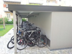 STAHL-Reihengaragenanlage (Garagenhof) mit Sektionaltoren - BRANDL