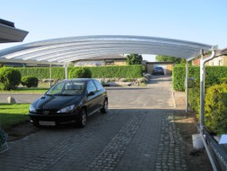 Doppel-Carport mit Bogendach