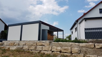 Doppel-Carport aus Stahl – mit Geräteraum (Abstellkammer) hinten integriert - BRANDL