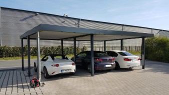 Carport als 3er-Reihenanlage aus Stahl - BRANDL