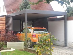 Einzel-Carport aus Stahl + Geräteraum (Abstellkammer) hinten integriert - BRANDL