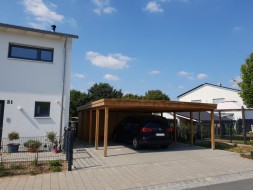 Doppel-Carport aus Holz mit Abstellkammer hinten - BRANDL