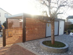 Doppel-Carport aus Stahl – mit Geräteraum (Abstellkammer) hinten integriert - BRANDL