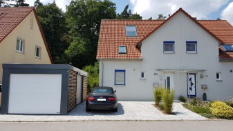 Einzel-Carport aus Stahl + Geräteraum (Abstellkammer) hinten - BRANDL
