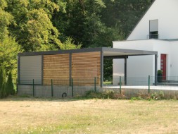 Carport aus Stahl mit Geräteraum (Abstellkammer) hinten integriert - BRANDL