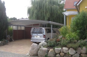 Doppel-Carport mit Geräteraum