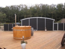 Carport mit Mehrzweckraum hinten