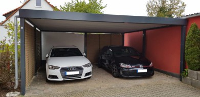 Doppel-Carport aus Stahl mit Wandelementen - BRANDL