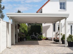 Einzel-Carport aus Holz mit Flachdach und Holzblende - BRANDL