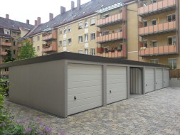 STAHL-Reihengaragenanlage (Garagenhof) mit Sektionaltoren - BRANDL