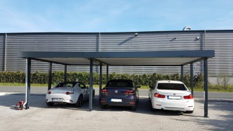 Carport als 3er-Reihenanlage aus Stahl - BRANDL